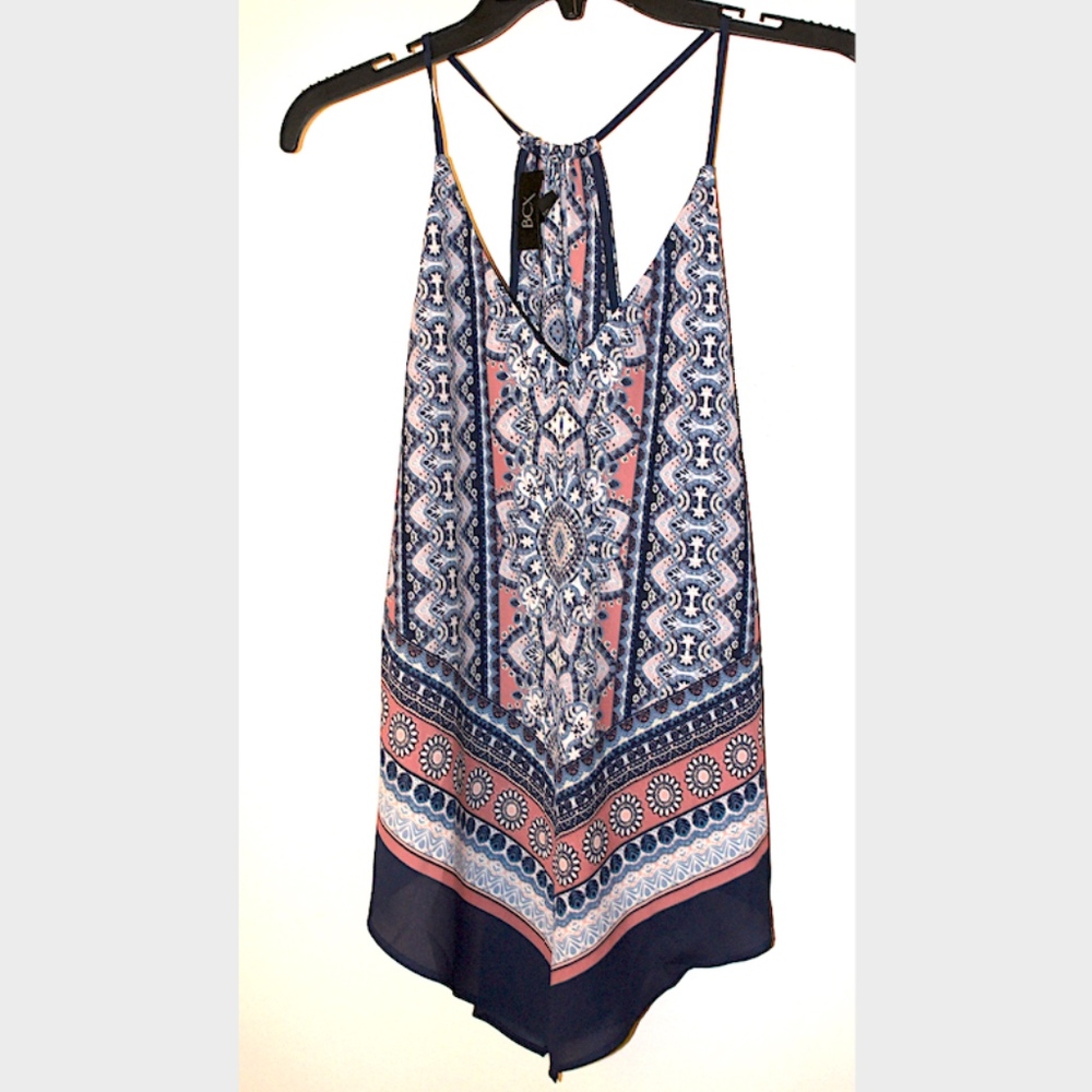 BCX Printed V-Hem Top color 5 - Picture 2 of 7